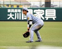 　プロで初めて一塁を守った前川