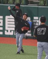 先発へ向け調整する才木（撮影・金田祐二）