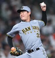 ７回を三者凡退に抑える及川（撮影・田中太一）