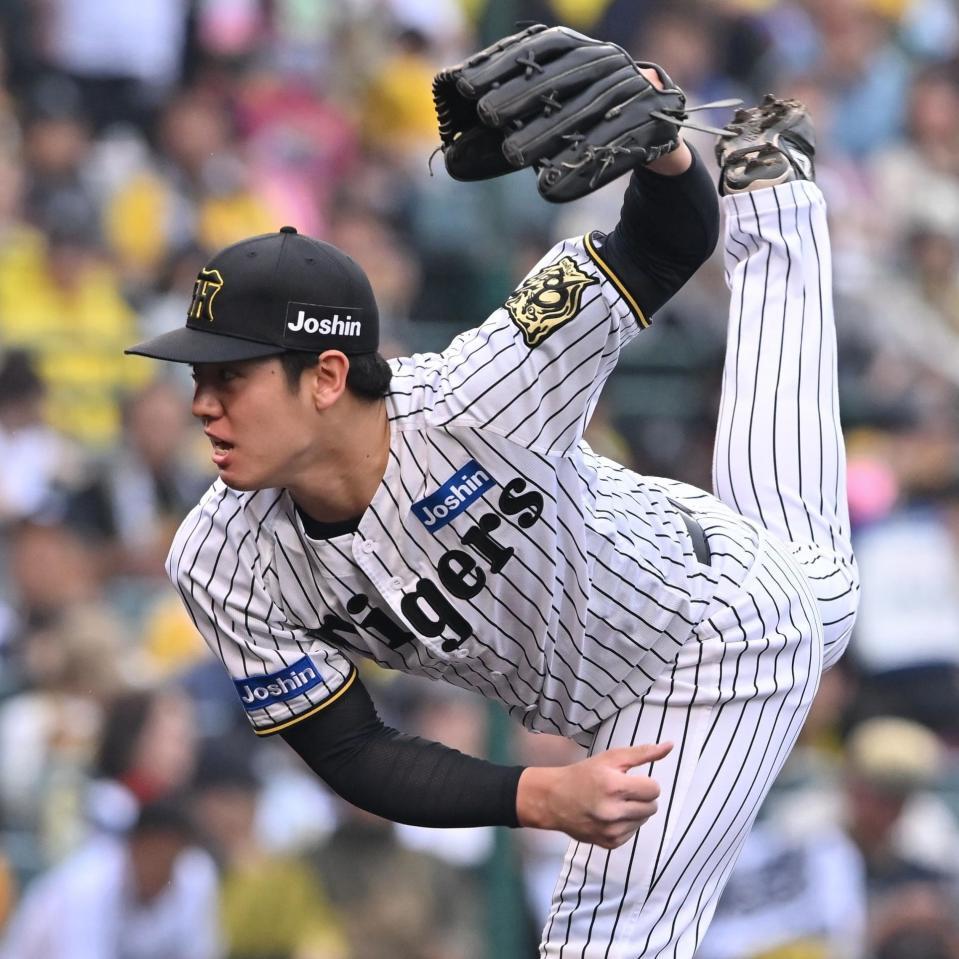 　６回、２番手で登板する石黒＝８日