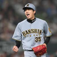 ５回を無失点に抑え、気迫を見せる才木（撮影・田中太一）