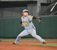 　３者連続三振を奪った松原