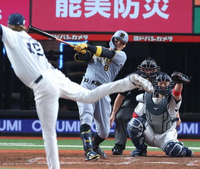 阪神・佐藤輝が18号ソロで貴重な追加点をたたき出す 1試合3発の