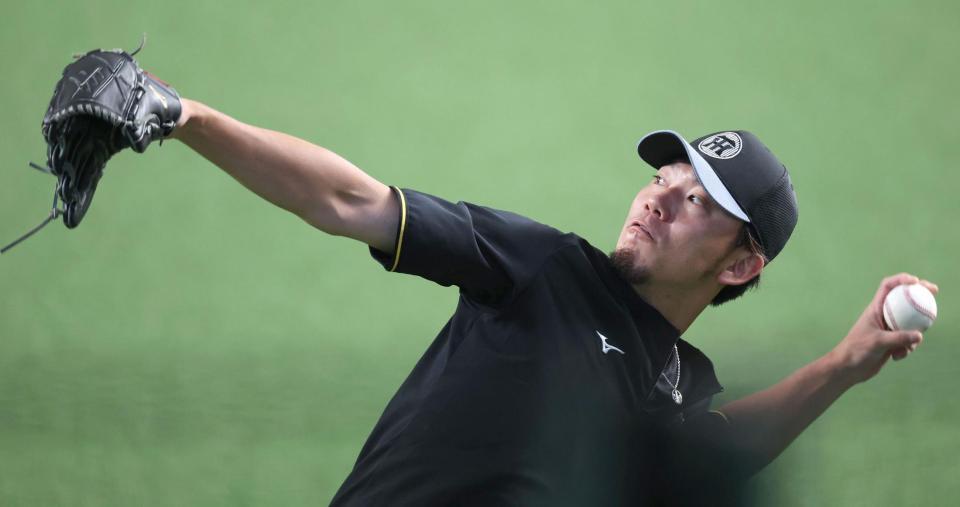 調整する阪神・伊藤将司＝ベルーナドーム（撮影・金田祐二）