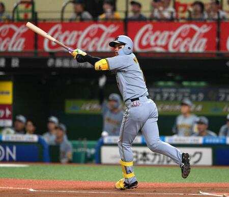 　１回、森下が左越えに先制のソロを放つ（撮影・堀内翔）