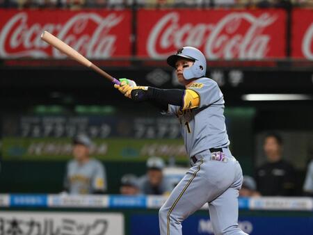 　１回、森下が左越えに先制のソロを放つ（撮影・堀内翔）