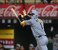 　１回、森下が左越えに先制のソロを放つ（撮影・堀内翔）