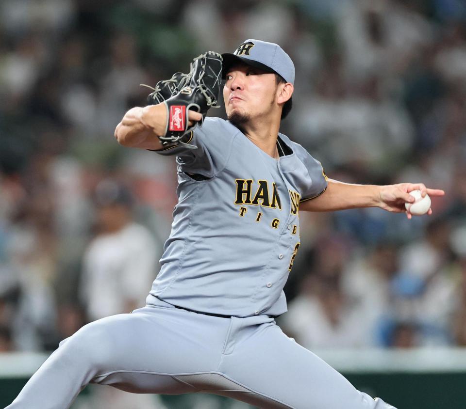 　先発し、投げ込む伊藤将（撮影・田中太一）