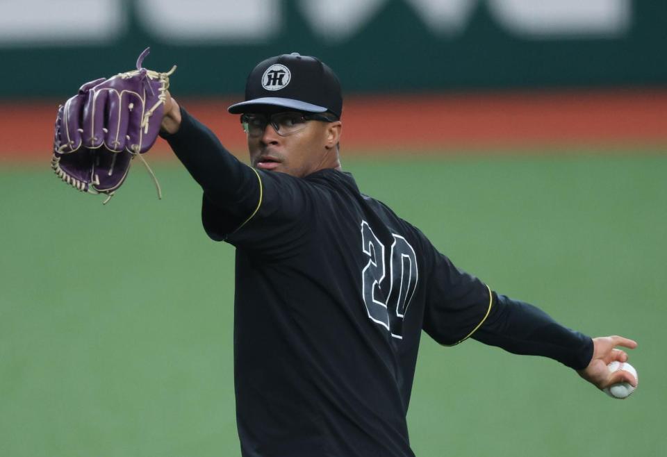 　調整するデュプランティエ（撮影・金田祐二）