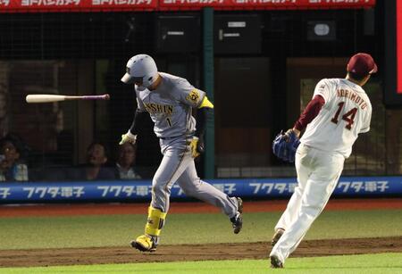 　９回、一邪飛に倒れる森下（撮影・金田祐二）