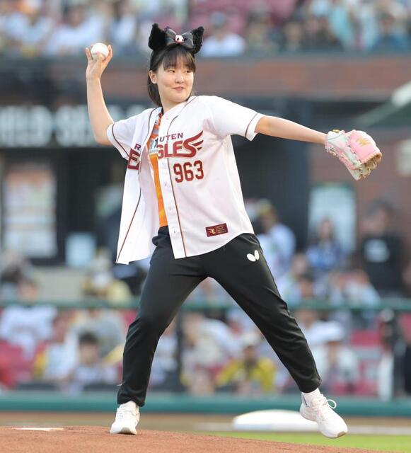 張本美和がセレモニアルピッチで90点 推しはサンリオ・クロミちゃん