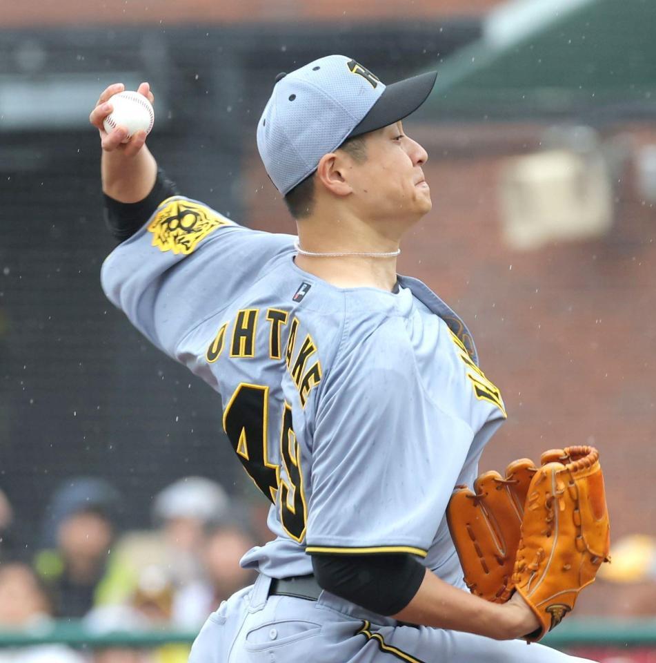 　楽天打線を相手に力投する大竹（撮影・西岡正