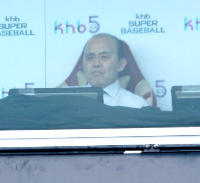 　解説の岡田彰布氏（撮影・金田祐二）