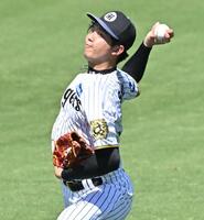 　キャッチボールする才木（撮影・西田忠信）