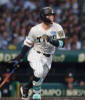 阪神タイガース 佐藤輝明 阪神・佐藤輝明が160キロ撃ちの19号2ラン！一挙5点の猛攻