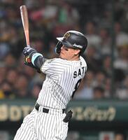 阪神・佐藤輝明が160キロ撃ちの19号2ラン！一挙5点の猛攻