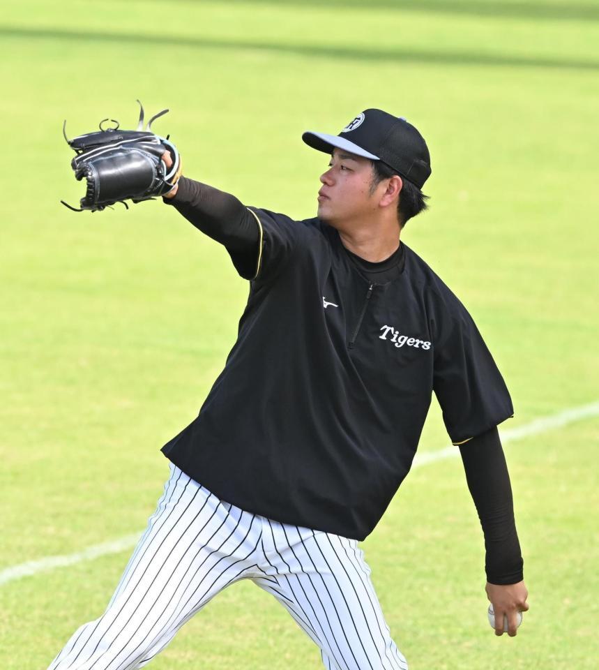 　キャッチボールする高橋（撮影・西田忠信）