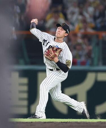 阪神・小幡　強肩発動　好返球で本塁刺した　打っては４戦ぶりマルチ＆５試合連続安打