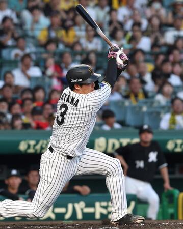 　３回、２死満塁で空振り三振に倒れる大山（撮影・北村雅宏）