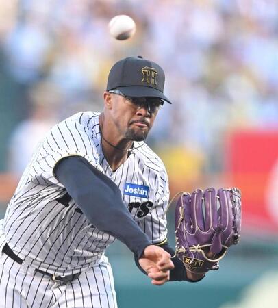 　力投するデュプランティエ（撮影・飯室逸平）