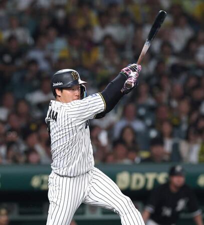 　７回、適時打を放つ大山（撮影・北村雅宏）