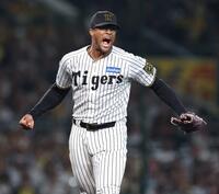 　来日初の完封勝利を挙げ、ほえるデュプランティエ（撮影・北村雅宏）