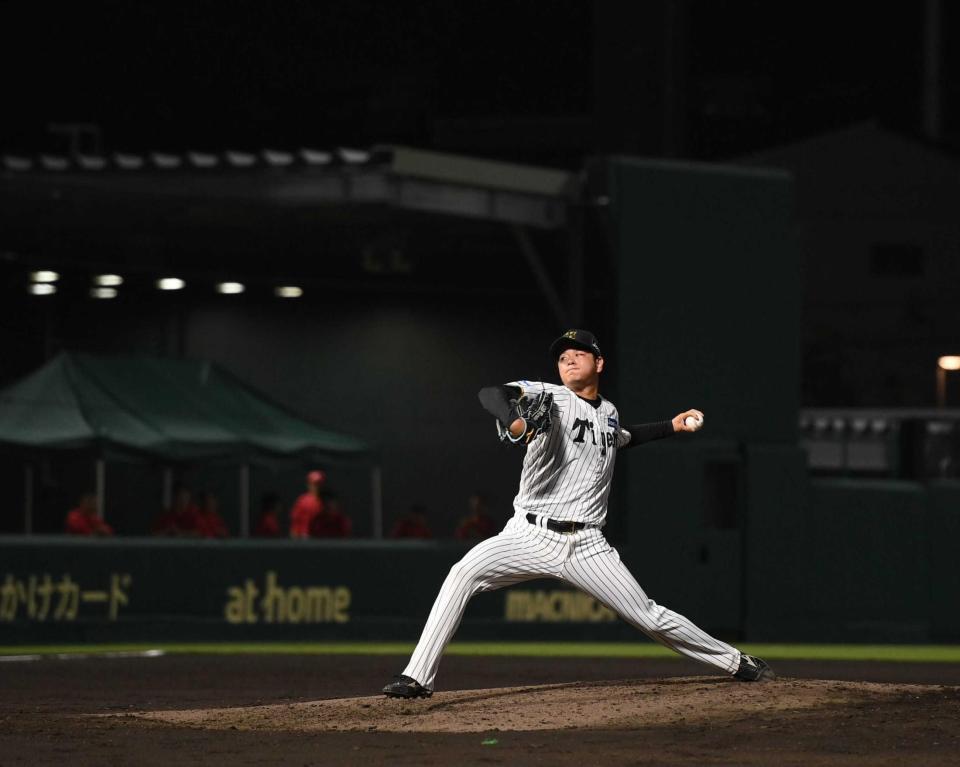 阪神タイガース　高橋遥人投手　レプリカホームユニフォーム　Ｌサイズ 高橋遥人選手ユニフォームレプリカLサイズ
