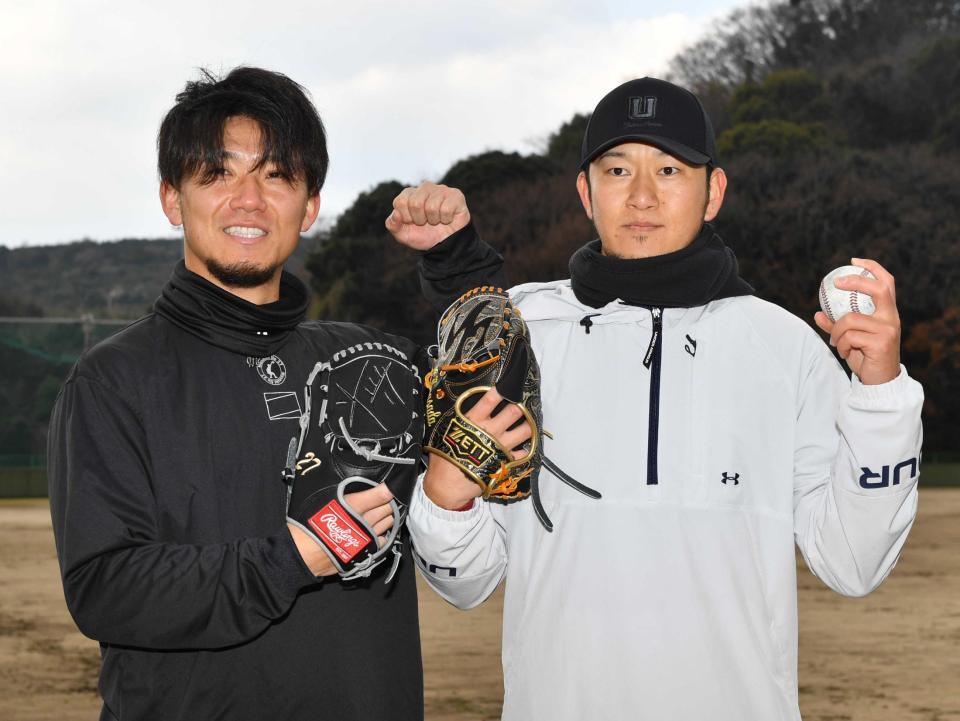 　自主トレを公開した伊藤将と岩貞＝１月１３日