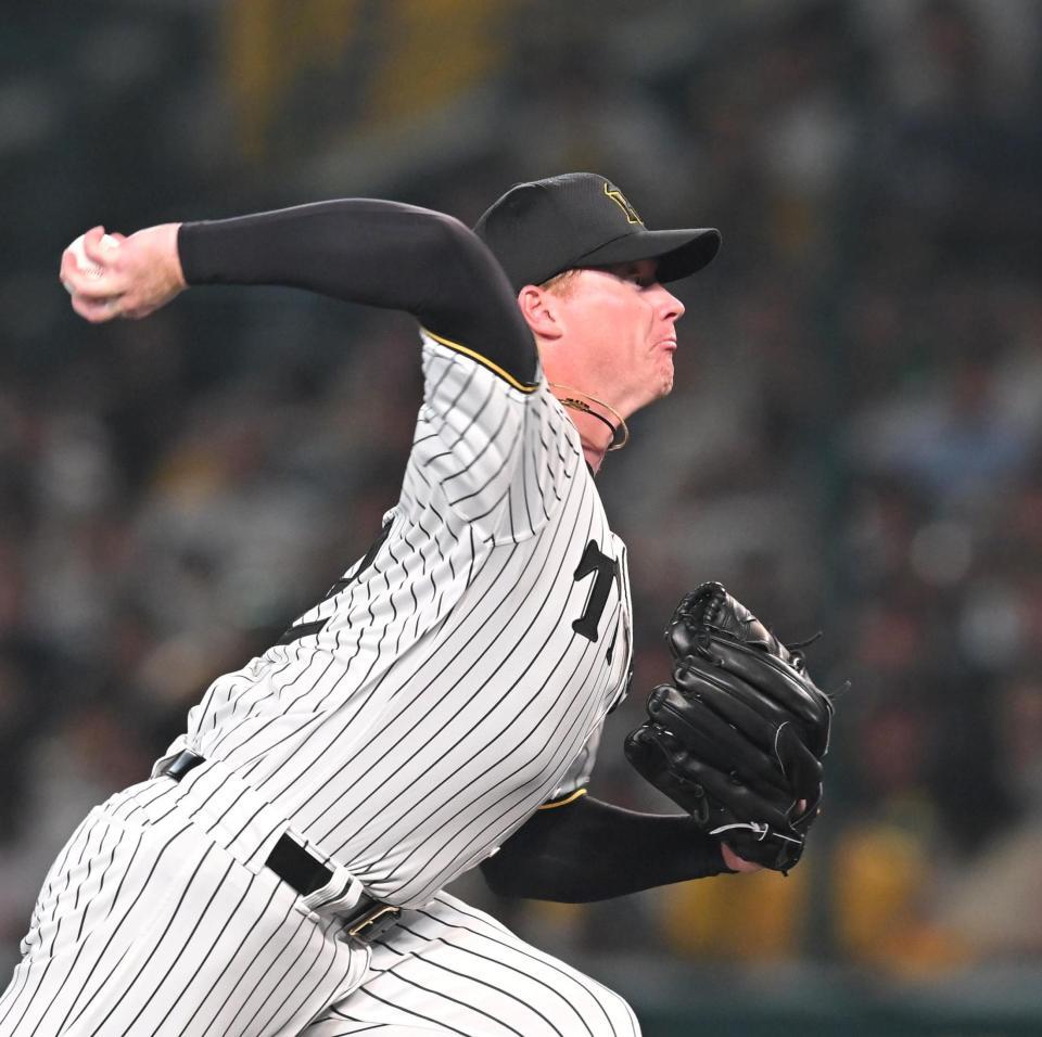 　７回、好リリーフを見せるネルソン（撮影・飯室逸平）