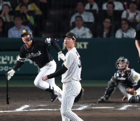 阪神が延長で敗れ連勝が２で止まる　十回登板の及川が代打・石塚に決勝打浴びる　苦手ソフトバンクに惜敗