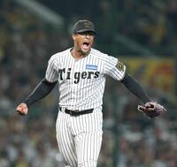 　来日初の完封勝利を挙げ、雄たけびを上げるデュプランティエ（撮影・北村雅宏）