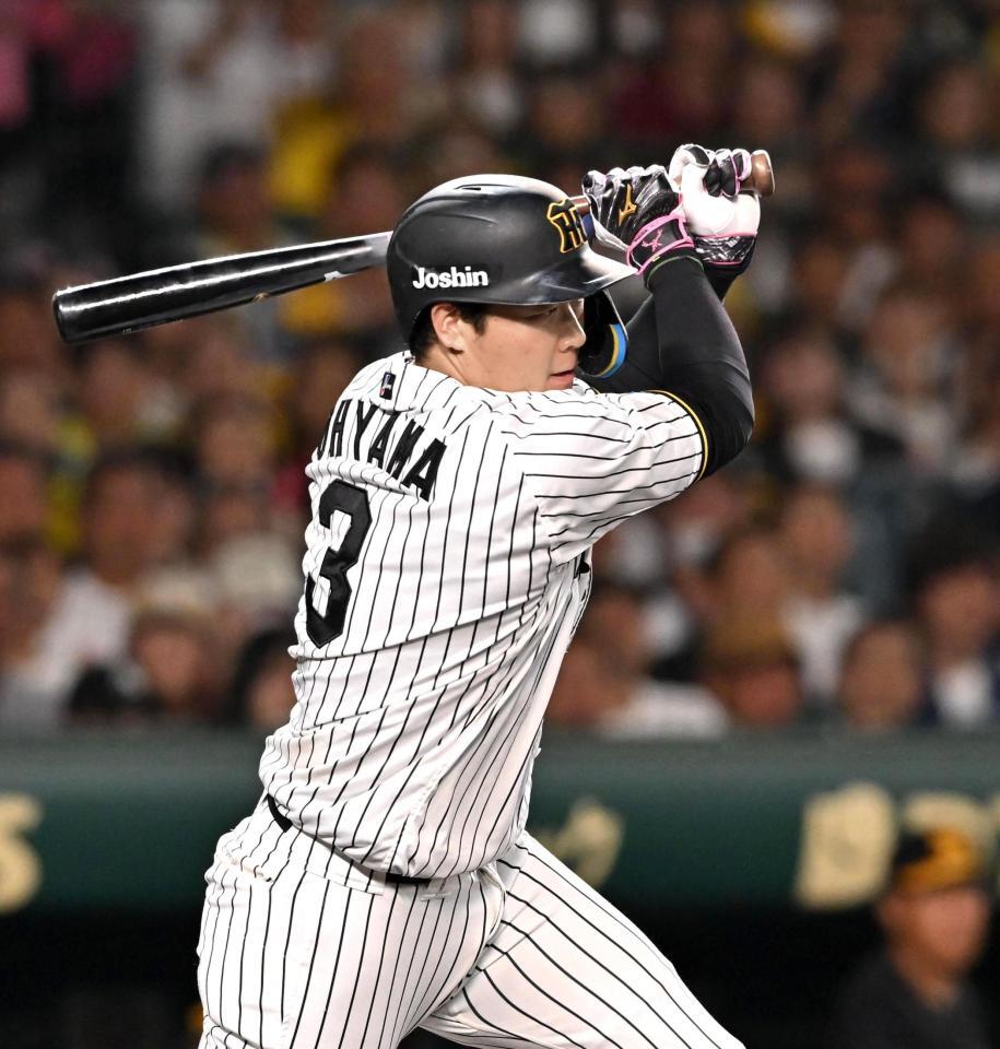 　５回、中前に同点打を放つ大山（撮影・西田忠信）