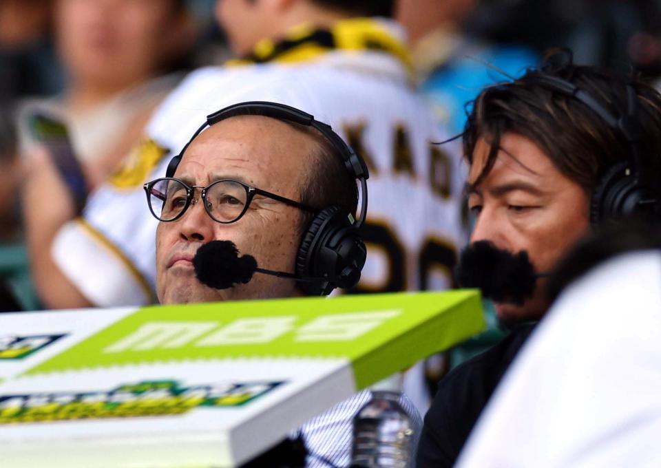 　ＭＢＳで解説する岡田彰布オーナー付顧問（右は鳥谷敬氏）＝撮影・山口登