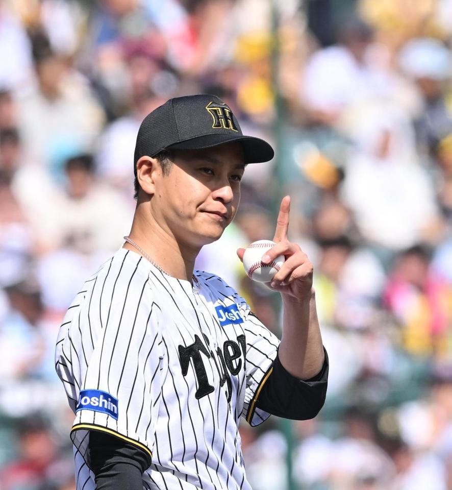 　４回、佐藤直を二直に仕留めた大竹（撮影・西田忠信）