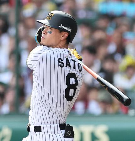阪神・佐藤輝　交流戦キング６発！自信深めた１８戦　金本氏から４５発指令「頑張りたいですね」