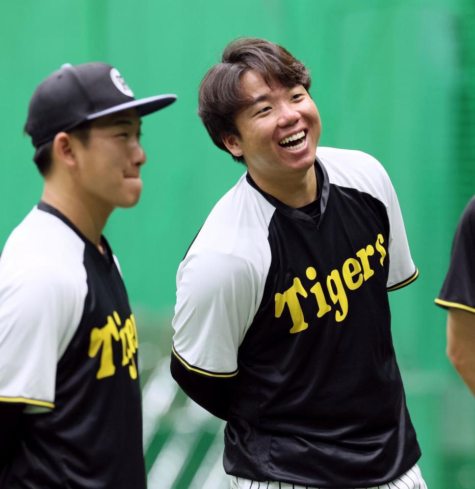 　投手指名練習に参加し明るい表情を見せる村上（撮影・立川洋一郎）