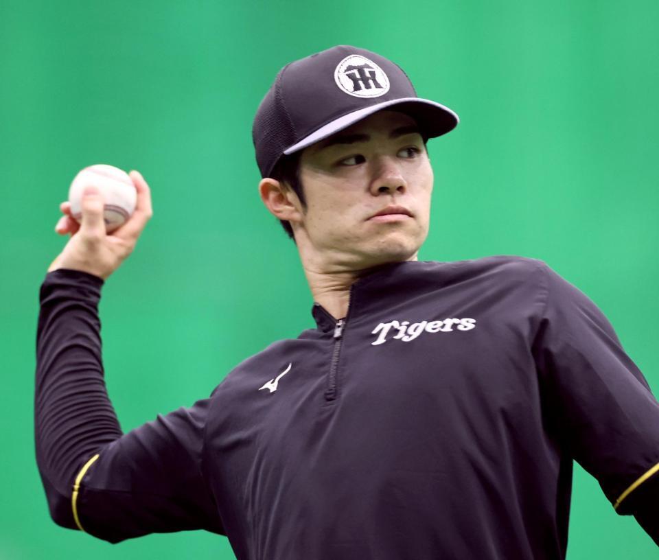 　キャッチボールをする中野（撮影・立川洋一郎）