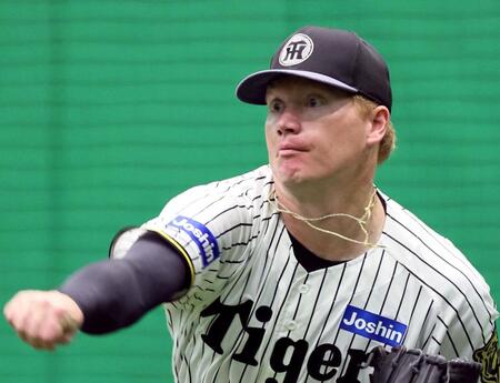 　キャッチボールをして調整するネルソン（撮影・立川洋一郎）