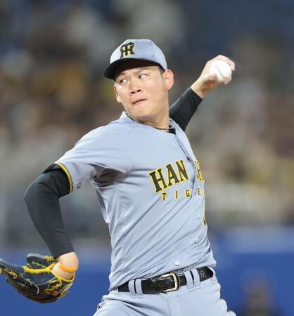 　９回に登板し力投する及川（撮影・西岡正）