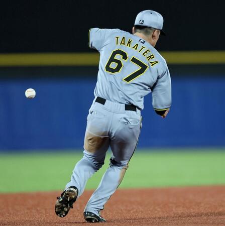 　９回、三塁を守った高寺は内山の打球を捕れず、サヨナラ負けを喫する（撮影・田中太一）