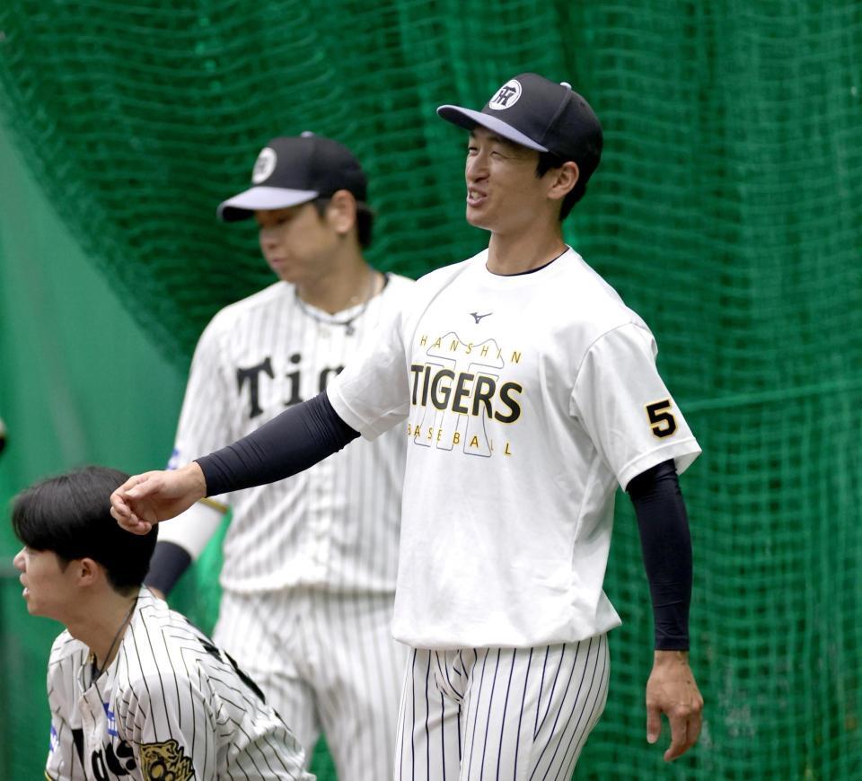 　ハツラツとした表情で練習に臨む近本（撮影・北村雅宏）