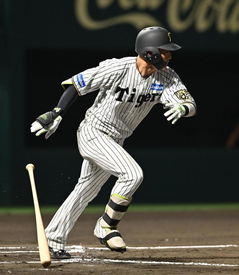 　６回、適時打を放つ木浪（撮影・西田忠信）