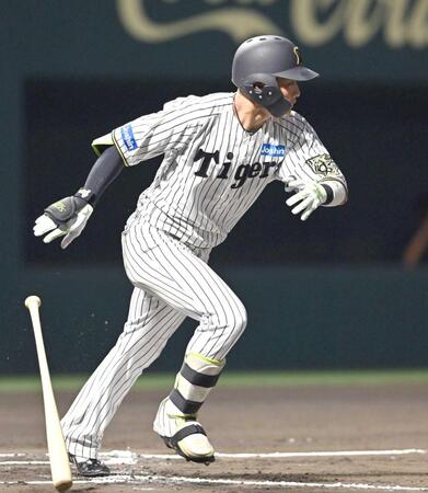 　６回、適時打を放つ木浪（撮影・西田忠信）