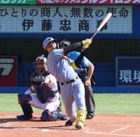 　５回、左越えに先制２ランを放つ森下（撮影・金田祐二）