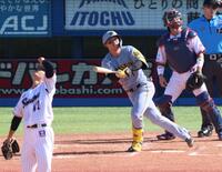 　５回、左越えに先制２ランを放つ森下（撮影・金田祐二）