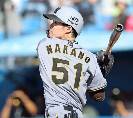 　７回、左前へ安打を放ち猛打賞とする中野（撮影・田中太一）