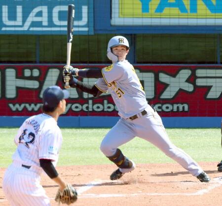 　３回、二塁打を放つ中野（撮影・金田祐二）