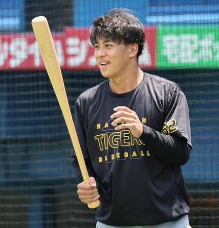 　打撃練習をする植田（撮影・田中太一）