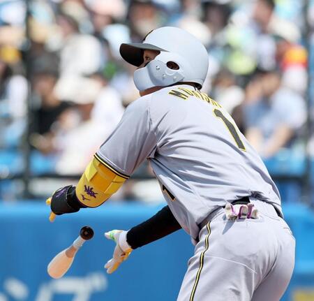 　１回、ソロを放つ森下（撮影・田中太一）