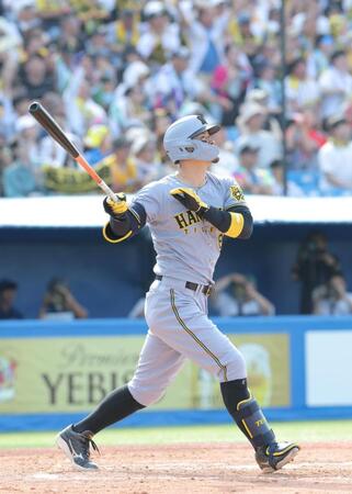 【写真】打った瞬間“どや顔”の佐藤輝20号 アーチストのパワーすげーー!